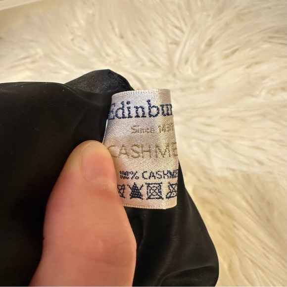 [SOLD] Edinburgh Cashmere Since 1437 High Quality Tartan Adult’s Tammy Hat - Picture 6 of 7